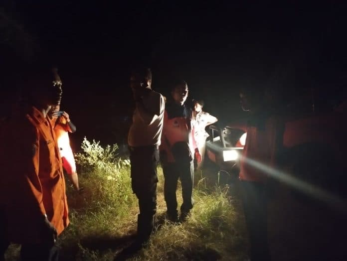 rayakan_lebaran_di_pinggir_sungai_warga_desa_tebing_tinggi_tenggelam_di_sungai_bedagai