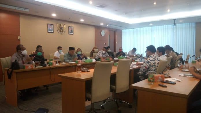 rdp_sengkarut_ppdb_di_dprd_sumut_tak_ada_solusi