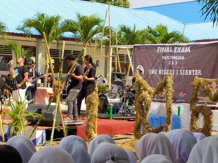 rebut_nilai_ujian_akhir_siswa_multimedia_smkn_1_siantar_sukses_gelar_event_organizer_final_exam