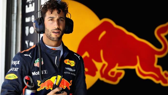 red_bull_siapkan_kursi_pebalap_ketiga_untuk_ricciardo_di_2023
