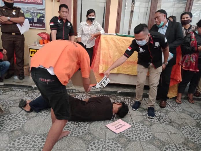 rekonstruksi_kasus_pembunuhan_rianto_simbolon_anak_korban_kembalikan_ayahku
