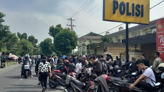 rekrutmen_pns_dan_pppk_dibuka_pemohon_skck_padati_polrestabes_medan