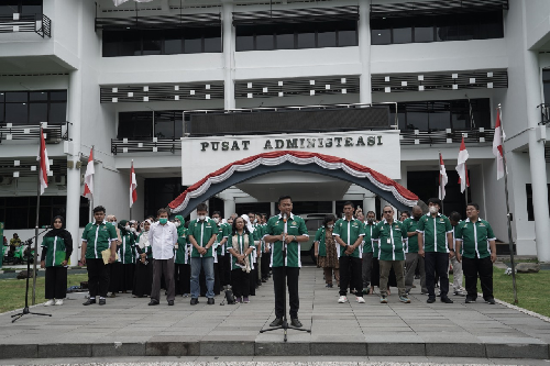 rektor_usu_lepas_1900_mahasiswa_peserta_kknt_2022