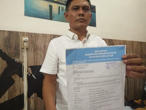 relawan_minta_poldasu_hentikan_perkara_anggota_dprd_tapsel