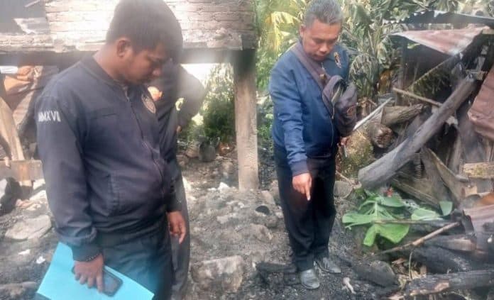 remaja_penyandang_disabilitas_tewas_terbakar_di_silusung_samosir_polisi_cek_tkp