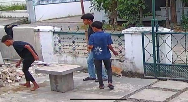 remaja_sering_tawuran_dan_merusak_rumah_warga_jalan_tombak_resah