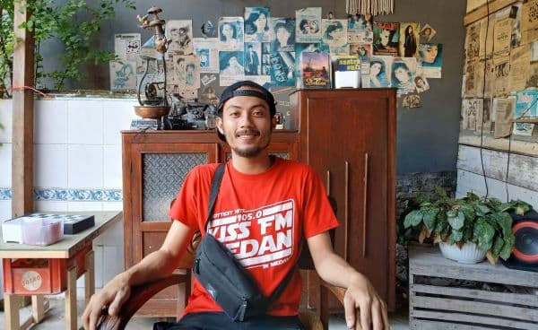 resign_dari_kerjaan_sebelumnya_dwika_sukses_buka_kedai_kopi_bernuansa_jadul