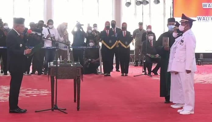 resmi_defenitif_jadi_wali_kota_dr_susanti_dan_thalib_diminta_lakukan_lobi_lobi_politik_untuk_kepentingan_rakyat
