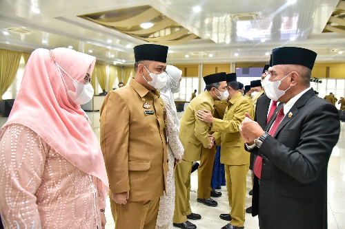 resmi_dilantik_11_kepala_opd_pemprov_sumut_diminta_bekerja_profesional