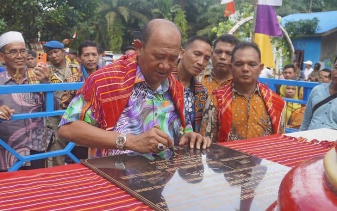 resmikan_tugu_sembiring_pandia_ini_harapan_plt_bupati_langkat