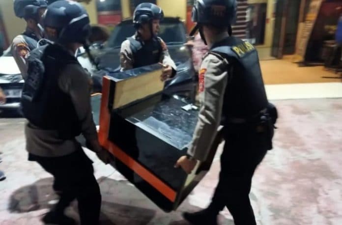 respon_dumas_hotline_kasat_reskrim_polsek_percut_tindak_perjudian_di_jermal_xv
