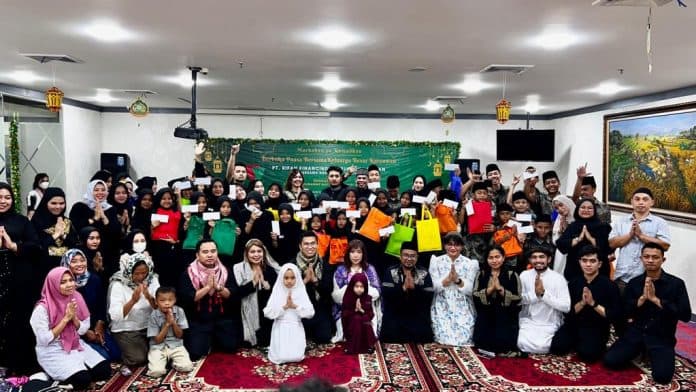 rfb_medan_berbagi_sembako_dan_baju_lebaran_dengan_ratusan_anak_anak_panti_asuhan