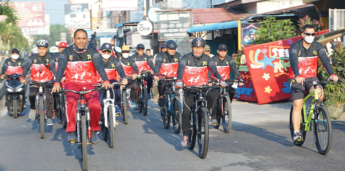 ribuan_pesepeda_ramaikan_gowes_sehat_dan_penanaman_pohon_jelang_hut_asahan