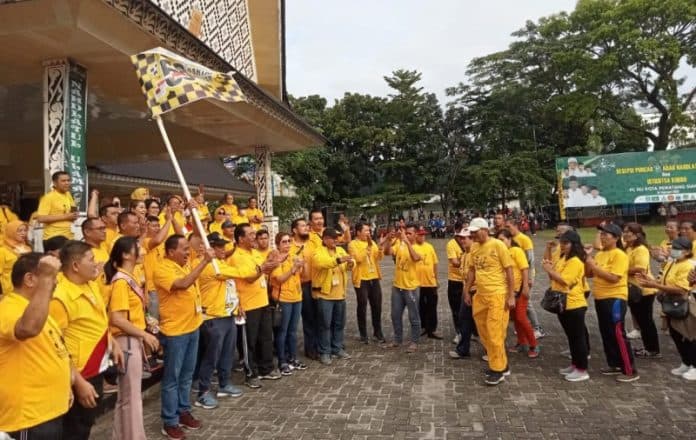 ribuan_peserta_ikuti_jalan_sehat_dan_festival_marching_band_di_siantar