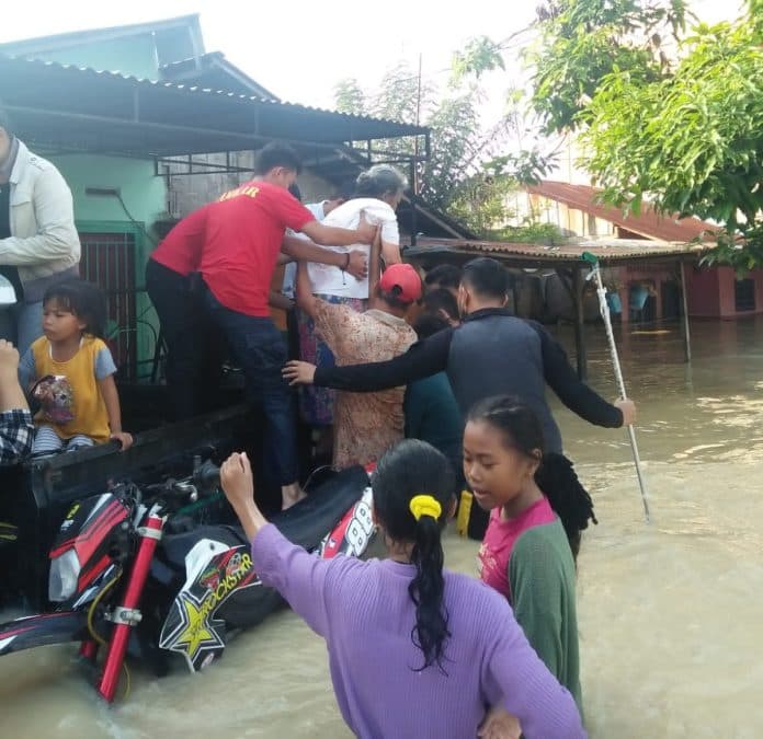 ribuan_rumah_di_tebing_tinggi_terendam_banjir