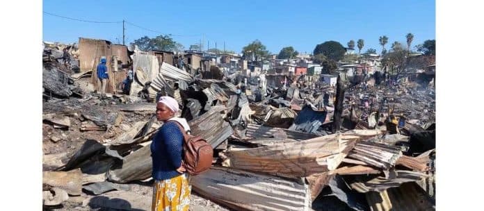 ribuan_rumah_terbakar_di_afsel_1_tewas_dan_3000_orang_kehilangan_tempat_tinggalnya