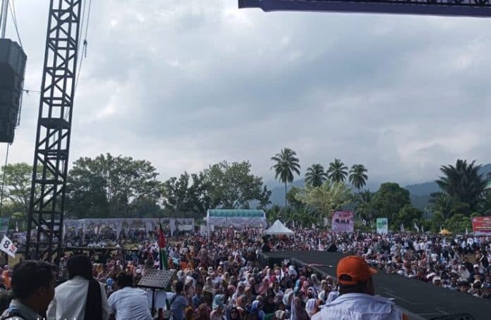 ribuan_warga_tabagsel_padati_lokasi_kampanye_amin