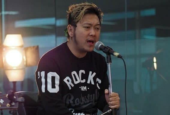 richie_curahkan_kerinduan_lewat_diam_dalam_doa
