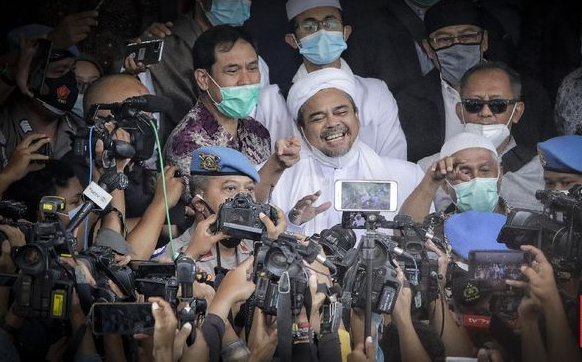 rizieq_shihab_jalani_pemeriksaan_di_polda_metro_jaya