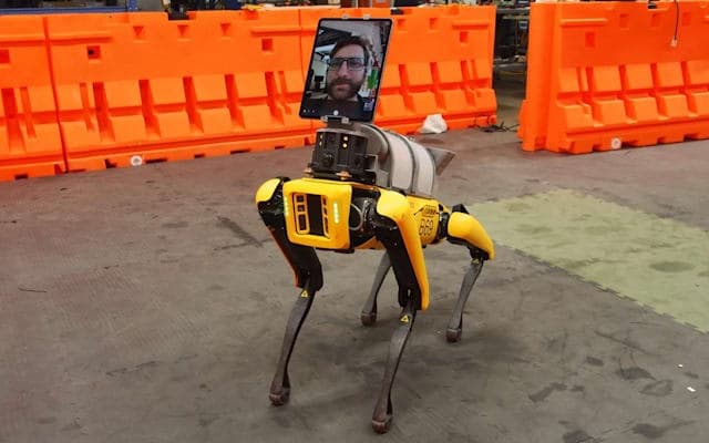 robot_boston_dinamics_membantu_pekerja_medis_dan_pasien_covid_19