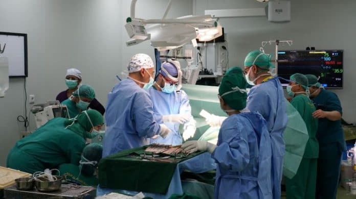 rs_adam_malik_dan_ks_relief_targetkan_15_operasi_jantung_dewasa_dalam_sepekan