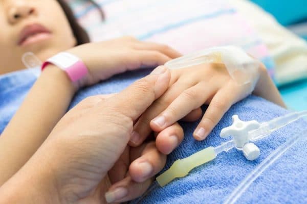 rs_adam_malik_terima_obat_ginjal_akut_anak_didatangkan_dari_singapura_dan_australia