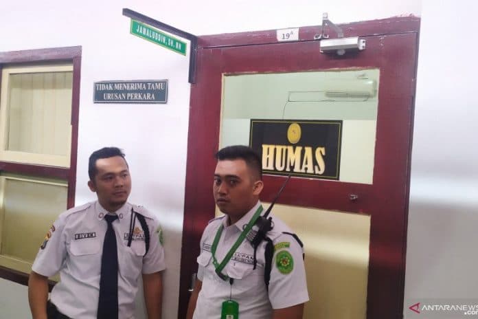 ruang_kerja_hakim_pn_medan_yang_tewas_diperiksa