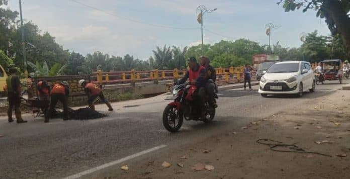 ruas_jalan_jembatan_sei_padang_km_mdn_sta_77450_tebing_tinggi_ditambal_sulam