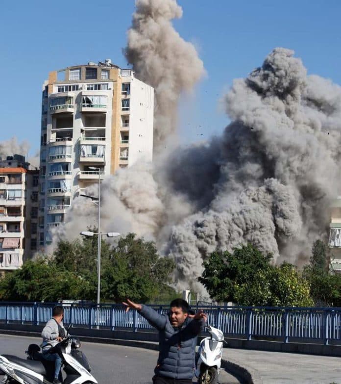 rudal_israel_hantam_gedung_apartemen_di_beirut_viral_di_media_sosial