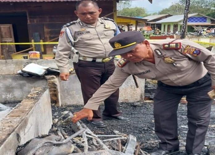 rumah_dan_motor_ludes_terbakar_di_garoga_diduga_korsleting