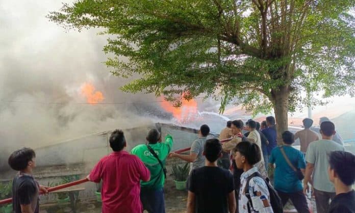 rumah_di_kelurahan_bantan_terbakar_diduga_dipicu_korsleting
