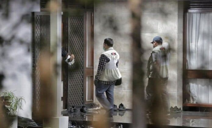 rumah_dinas_mentan_digeledah_kpk_temukan_uang_puluhan_miliar_dan_dokumen