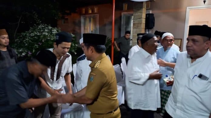 rumah_duka_syamsul_arifin_dipadati_warga_hingga_pj_gubsu_sumut