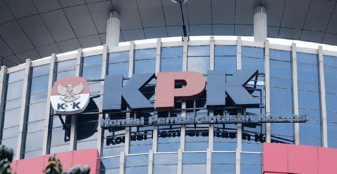 rumah_eks_gubernur_kaltim_digeledah_kpk_sejumlah_bukti_disita