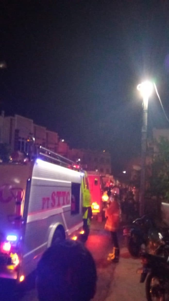rumah_makan_buk_soe_terbakar_di_siantar_pemilik_rumah_sempat_pingsan