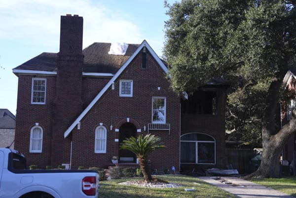 rumah_masa_kecil_beyonce_terbakar_di_malam_natal