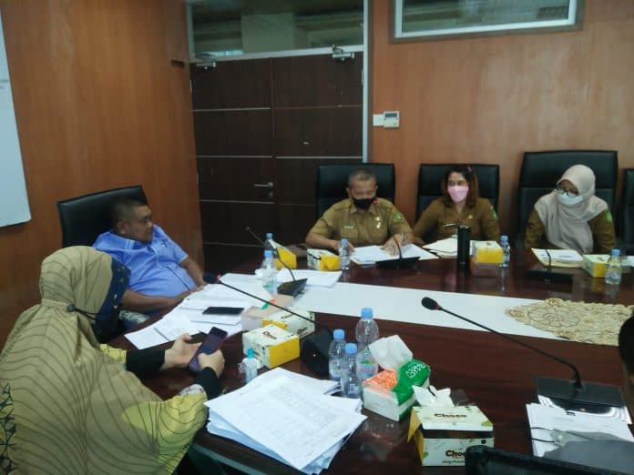rumit_urus_perizinan_plt_kadis_pmptsp_janji_berbenah