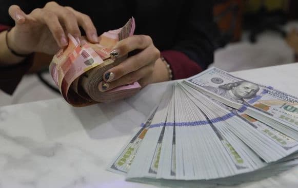 rupiah_ambrol_ke_rp15500_kondisi_terlemah_dalam_25_tahun_terakhir