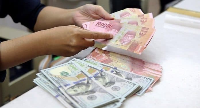 rupiah_sore_ini_melemah_di_level_15195_per_us_dolar