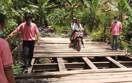 rusak_parah_pemkab_dairi_diminta_segera_perbaiki_jembatan_sungai_lae_suhar