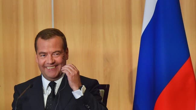 rusia_ancam_akan_menghancurkan_pabrik_rudal_jerman_dan_militer_inggris