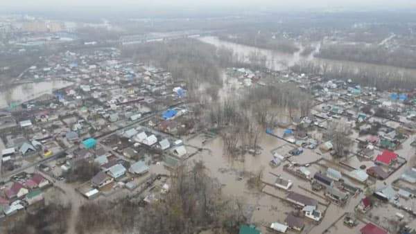 rusia_dan_kazakhstan_segera_evakuasi_100_ribu_warga_akibat_banjir