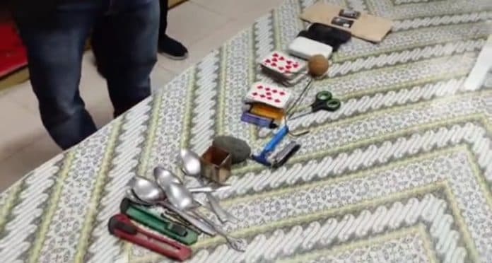rutan_kabanjahe_gelar_razia_insidentil_kamar_hunian_warga_binaan