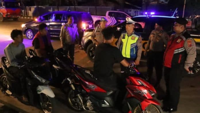 saat_patroli_polres_sergai_ringkus_2_pria_bawa_sajam_residivis_curanmor
