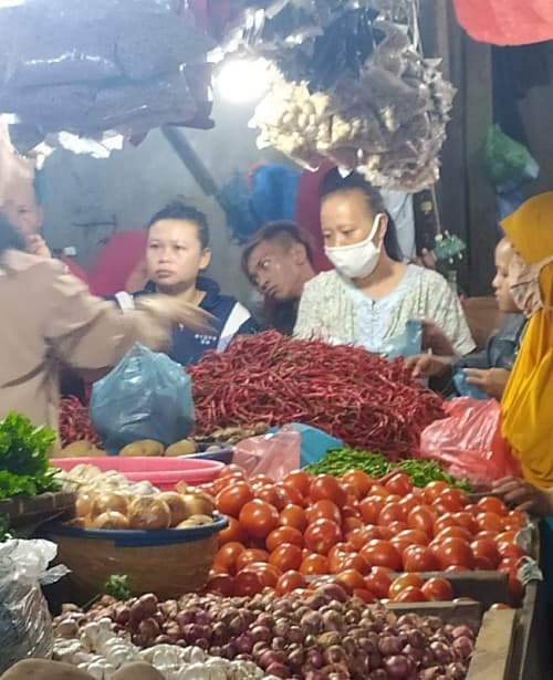 saat_ramadhan_harga_kebutuhan_pokok_turun_di_siantar