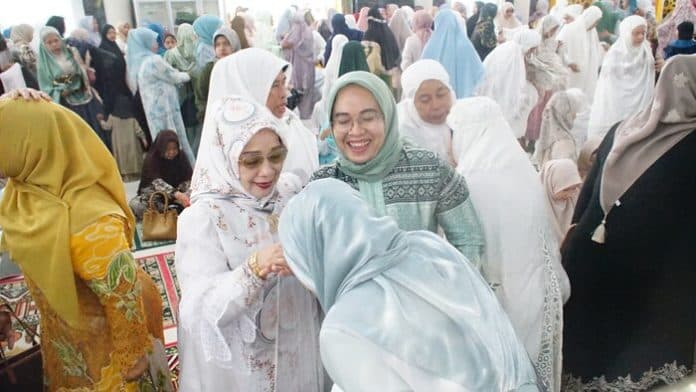 saat_shalat_idul_fitri_plt_bupati_labuhanbatu_ajak_warga_jaga_toleransi