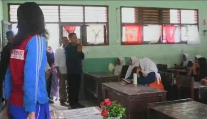 saat_tinjau_uas_pj_wali_kota_tebing_tinggi_prihatin_dapati_siswa_tak_miliki_ponsel_android
