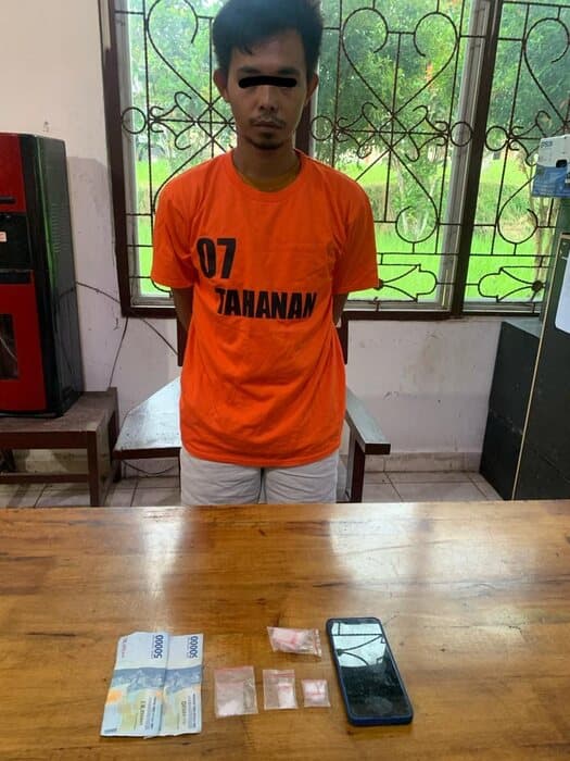 sabu_dibeli_dari_bule_pengedar_ini_ditangkap_di_ladang_ubi