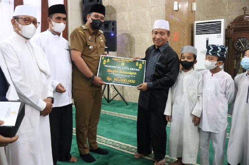 safari_ramadhan_pemko_beri_bantuan_rp50_juta_untuk_3_mesjid_di_medan