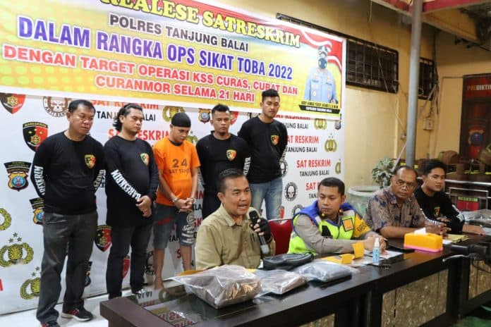 sakit_hati_istrinya_nikah_siri_pemotong_daging_jadi_pembunuh